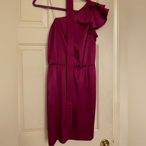 Cache one shoulder dress size 6! I'm 5'1 and this dress is above my knee.
